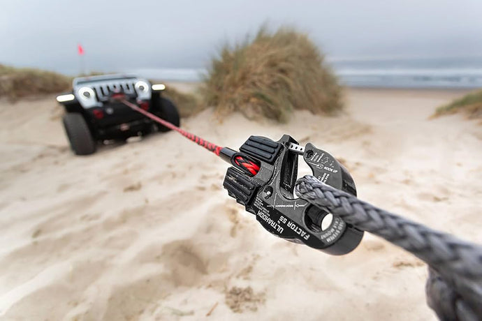 The Best Winch Accessory: Thimble vs. Winch Hook – Which One Should You Choose?